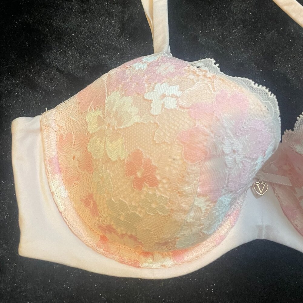 Victoria's Secret "Body by Victoria" Collection - Picture 6 of 13